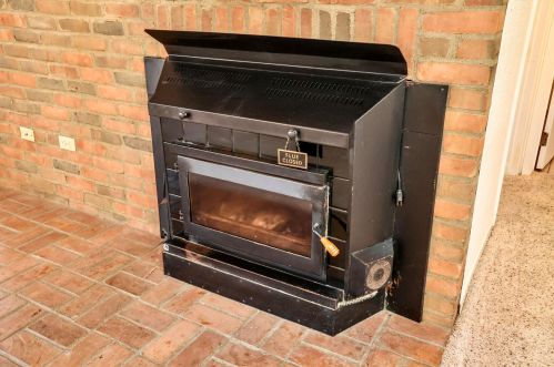 204 Green Tree Ln, Bellefontaine OH  43311-2734 exterior