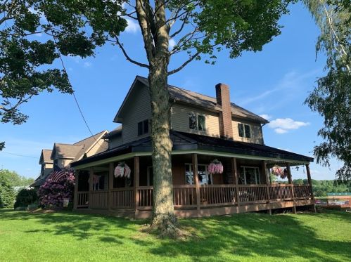 842 Fredonia Rd, Stoneboro, PA 16153-2210