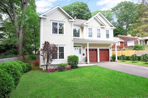 35 White Birch Ln, Stamford, CT 06905-3126