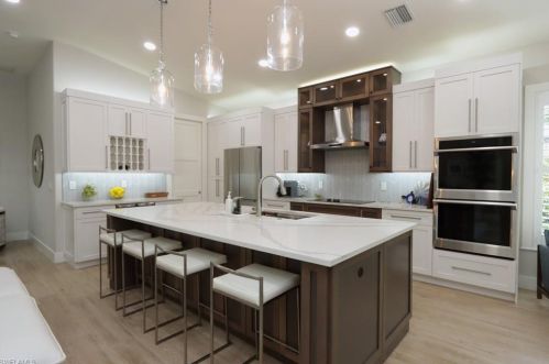 8780 Ventura Way, Naples, FL 34109-4339