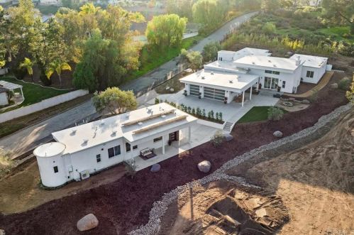 1500 Gamble Ln, Escondido CA  92029-4321 exterior