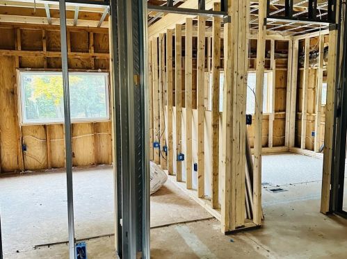 250 Gulf Rd, Northwood NH  03261-4003 exterior