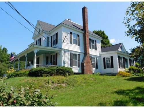 32 Myrtle St, Carroll NH  03598-3106 exterior
