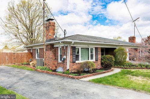 313 Westminster Ave, Hanover, PA 17331-7807