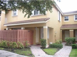 12554 53rd Ct, Hollywood, FL 33027-5474