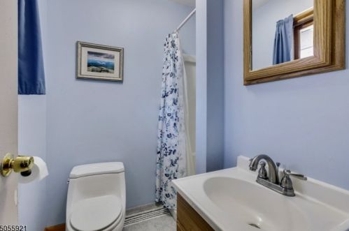 4 Graydon Pl, Roxbury Township NJ  07836-9314 exterior