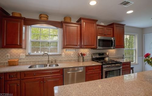 19 Jersey Pl, Fredon NJ  07860-2315 exterior