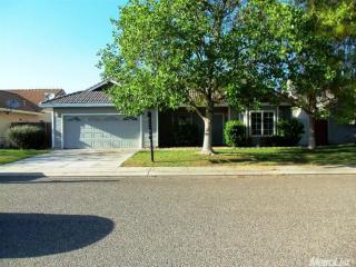 3843 Prince Andrew Dr, Riverbank, CA 95367-3095