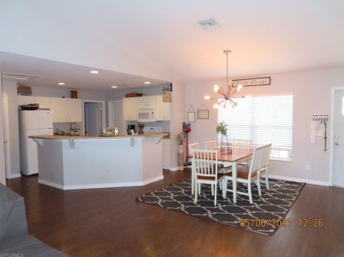 3005 10th St, Lehigh Acres, FL 33976-3038