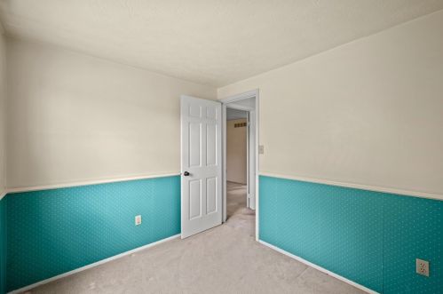 1220 Harvest Ct, Bridgeville PA  15017-1108 exterior