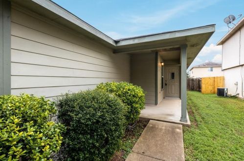 3005 Caleb Dr, Austin TX  78725-4761 exterior