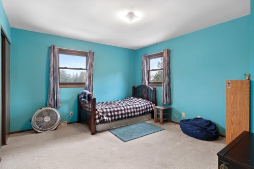 6822 Eastwood Trl, West Bend WI  53090-8912 exterior