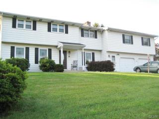229 Johnston Dr, Bethlehem PA  18017-1939 exterior