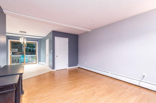 329 Commonwealth Ave, Warwick RI  02886-2756 exterior
