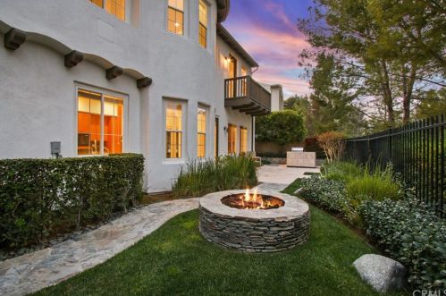 24613 Garland Dr, Santa Clarita CA  91355-4962 exterior
