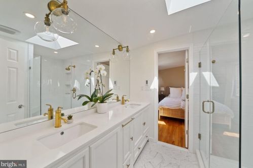 5900 31 Pl, Washington DC 20015-1676 exterior