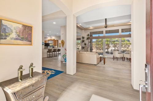 12 Collegiate Cir, Rancho Mirage, CA 92270-3913