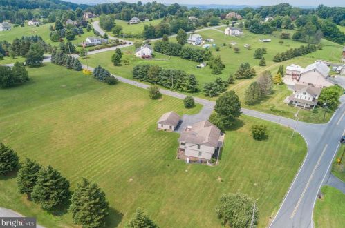 1342 Fairview Dr, Dauberville PA  19533-9185 exterior