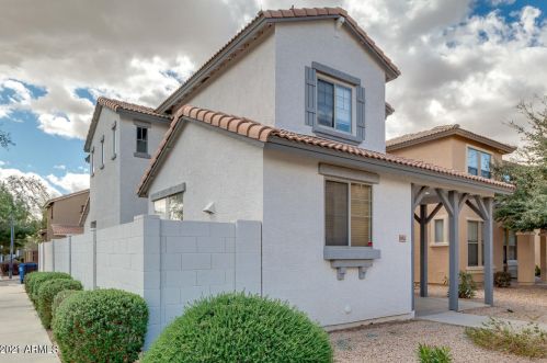 1946 Del Rio St, Gilbert, AZ 85295-5170