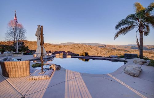 10956 Calle Oro Verde, Valley Center CA  92082-4201 exterior