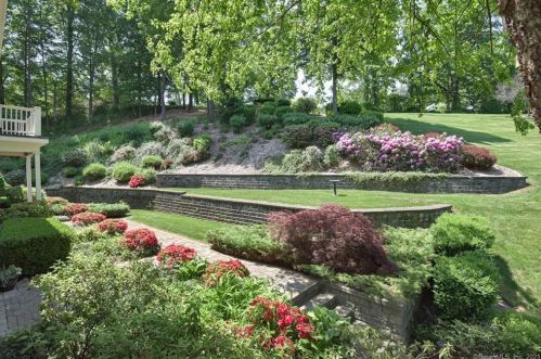 19 Oneill Ct, Ridgefield, CT 06877-1726