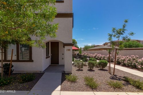 1861 Frye Rd, Gilbert, AZ 85295-1246