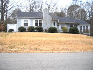 105 Crestview Cir, Paris, TN 38242-3717