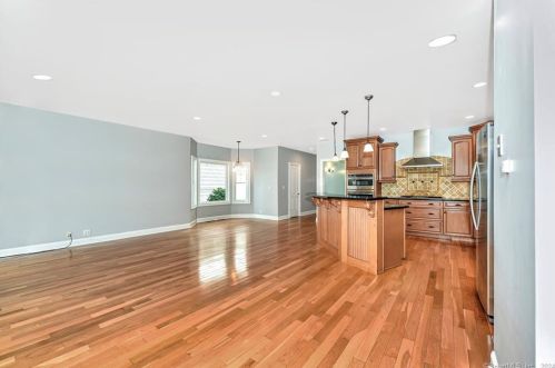 6 Nolan St, Norwalk CT  06850-2525 exterior