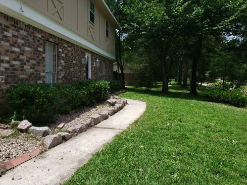 2629 Woodloch St, Conroe TX  77385-8581 exterior