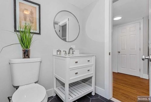 577 Ewing Ave, Franklin Lakes NJ  07417-2302 exterior