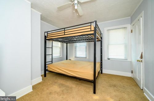 18 Barber Ave, West Deptford NJ  08096-2414 exterior