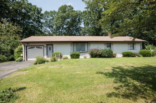 107 Ridgewood Rd, Wallingford, CT 06492-2100