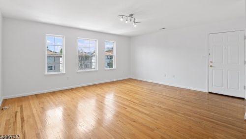 184 Hillside Ave, Newark, NJ 07108-2412