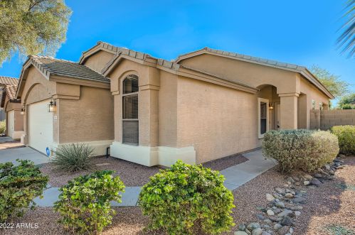 953 Lovegrass Dr, San Tan Valley, AZ 85143-3940