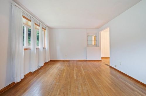 1026 Saxonburg Blvd, Glenshaw, PA 15116-2718