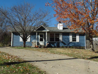 1908 Roan Dr, Clarksville, TN 37042-3440