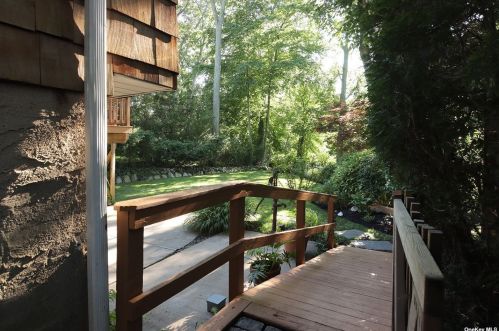 107 Scudder Pl, Northport NY  11768-3027 exterior