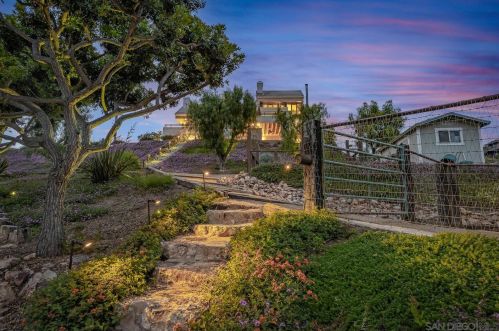 3637 Dove Holw Rd, Encinitas CA 92024-7248 exterior