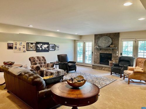 646 Baywick Cir, Crozet VA  22932-1529 exterior