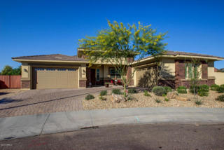 15869 Bonitos Dr, Goodyear, AZ 85395-7571