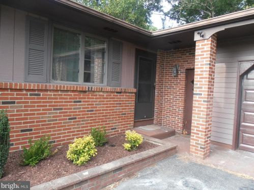 136 Hickstown Rd, Erial, NJ 08081-1002