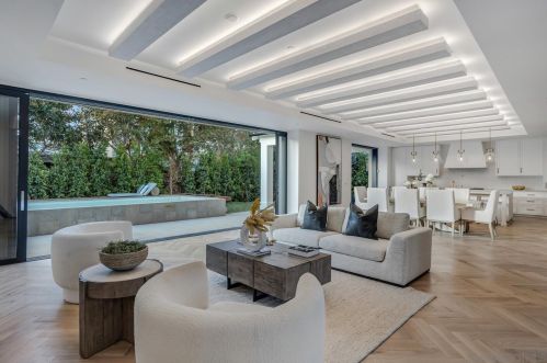 710 Cabrillo Ave, San Diego CA  92118-2030 exterior