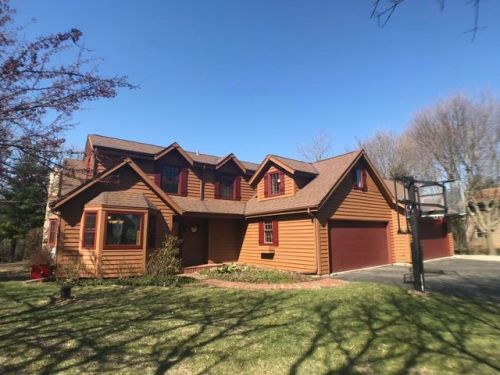 423 Bron Derw Ct, Wales, WI 53183-9645