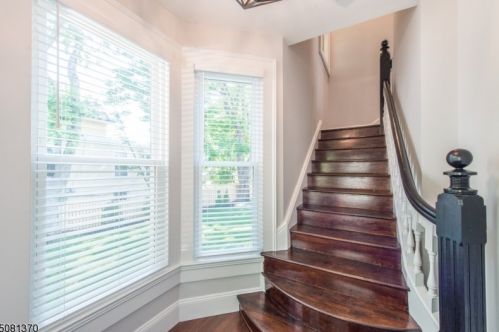 75 Valley Rd, Montclair NJ  07042-2210 exterior