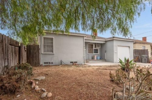 1885 Skyline Dr, Lemon Grove, CA 91945-4217