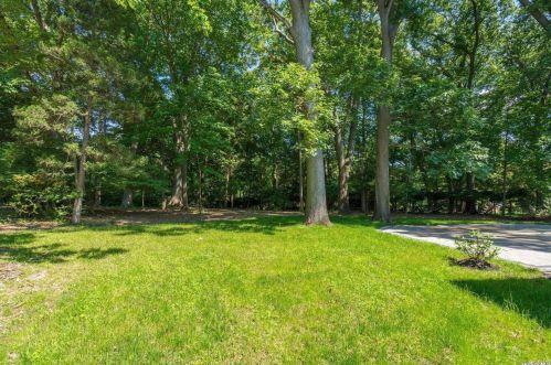 53 Winkle Point Dr, Northport NY  11768-1154 exterior