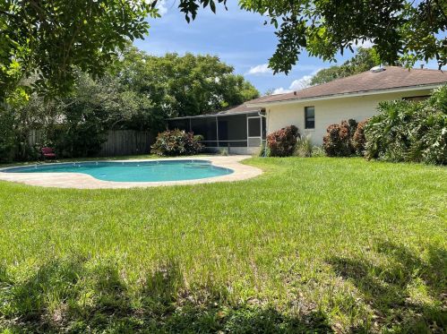 618 Swallow Dr, Casselberry, FL 32707-4839