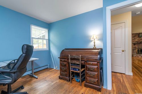305 9th Ave, Elwood NY  11731-2127 exterior