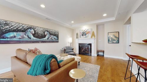 221 Victoria Mews, Princeton NJ  08542-3748 exterior