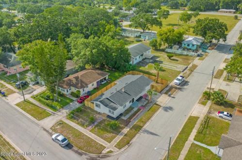 1219 Pine St, Titusville, FL 32796-3896